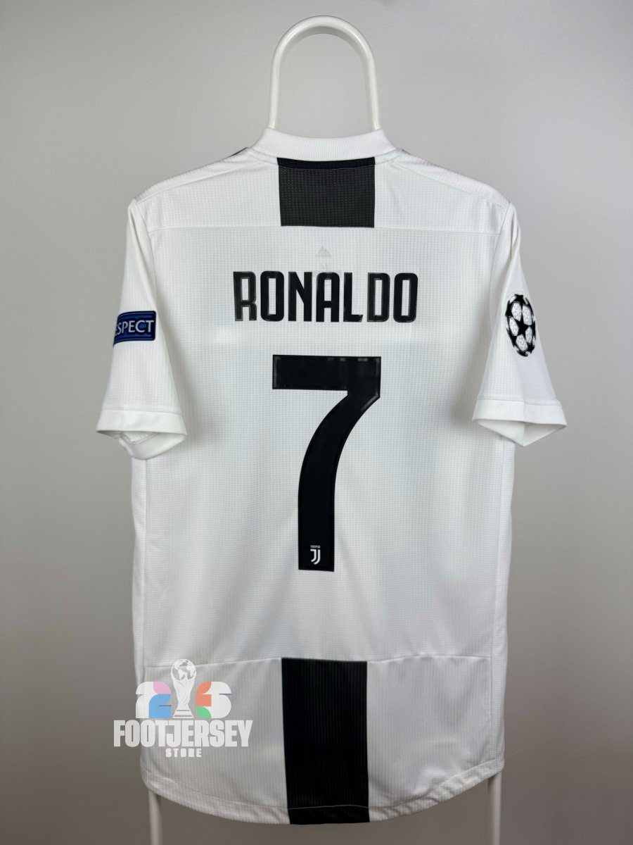 Cristiano Ronaldo - Juventus 2018/19 home shirt AUTHENTIC 🇵🇹