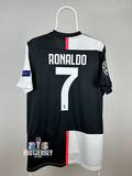 Cristiano Ronaldo - Juventus 2019/20 home shirt 🇵🇹