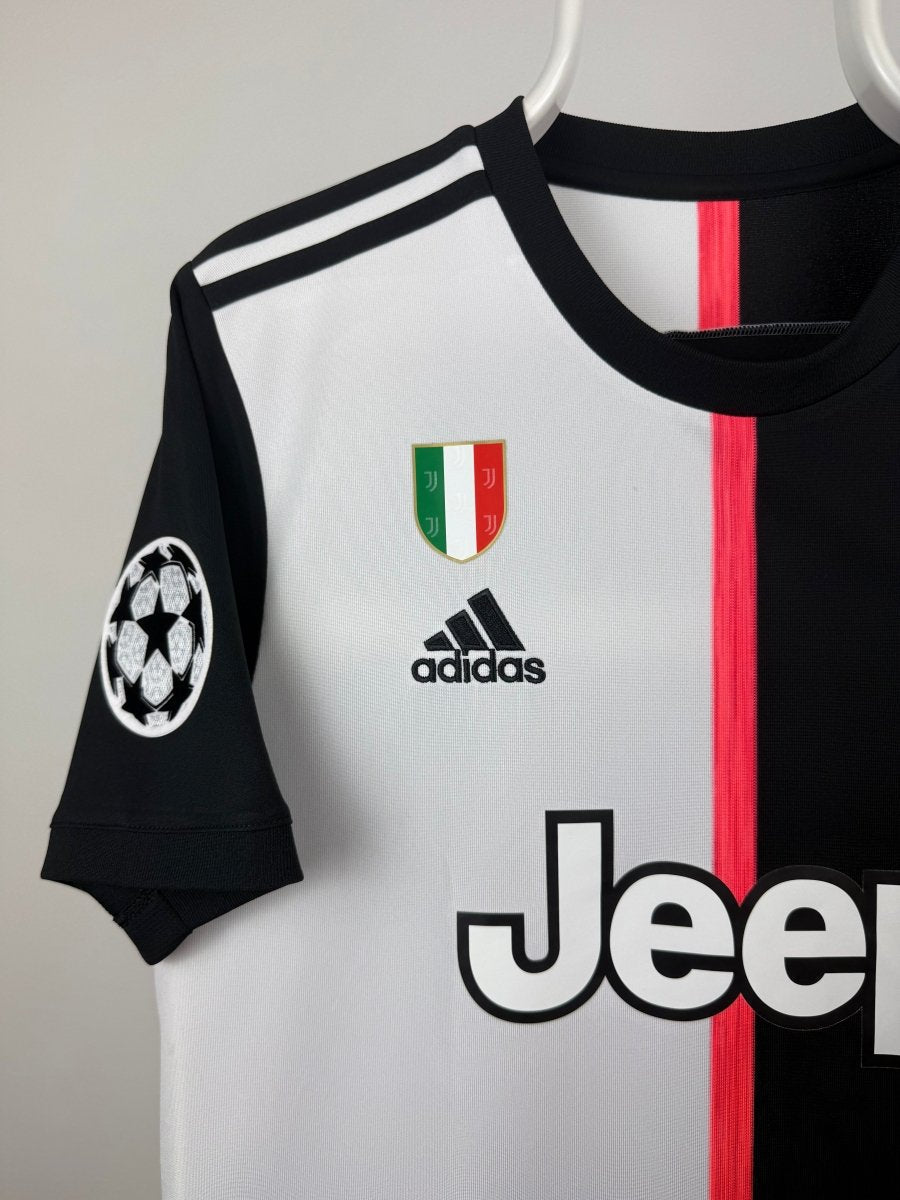 Cristiano Ronaldo - Juventus 2019/20 home jersey 🇵🇹