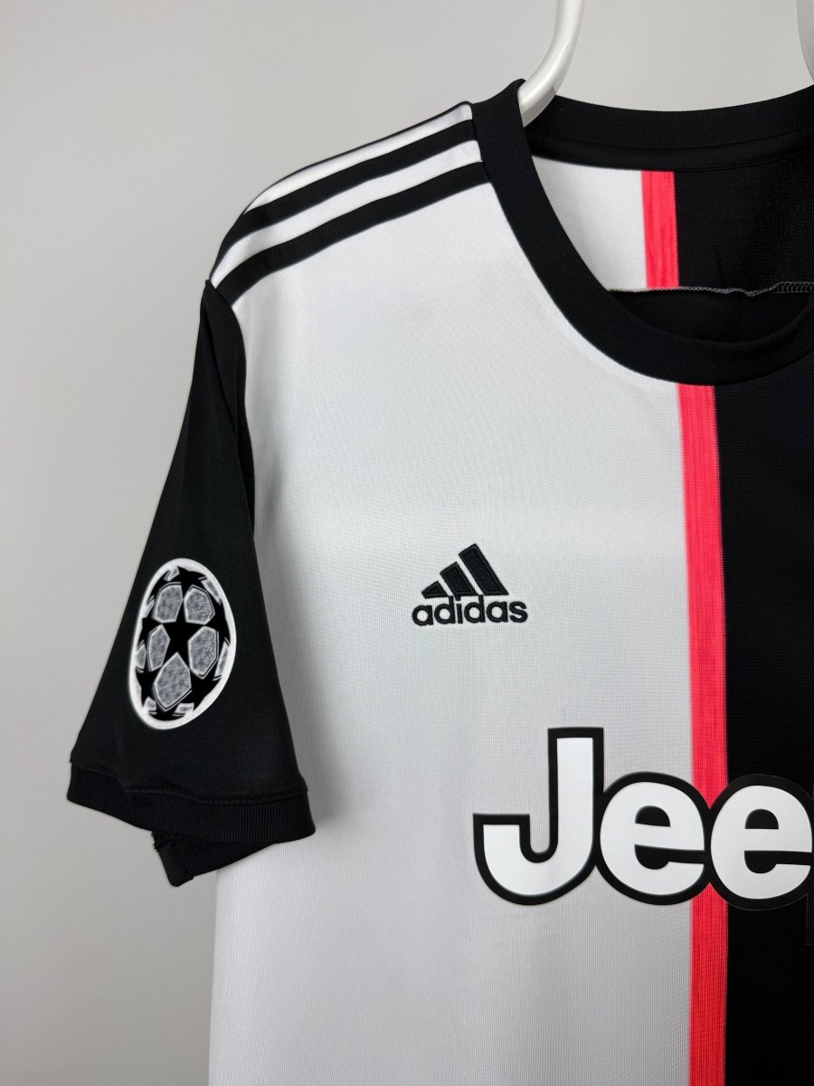 Cristiano Ronaldo - Juventus 2019/20 home shirt 🇵🇹