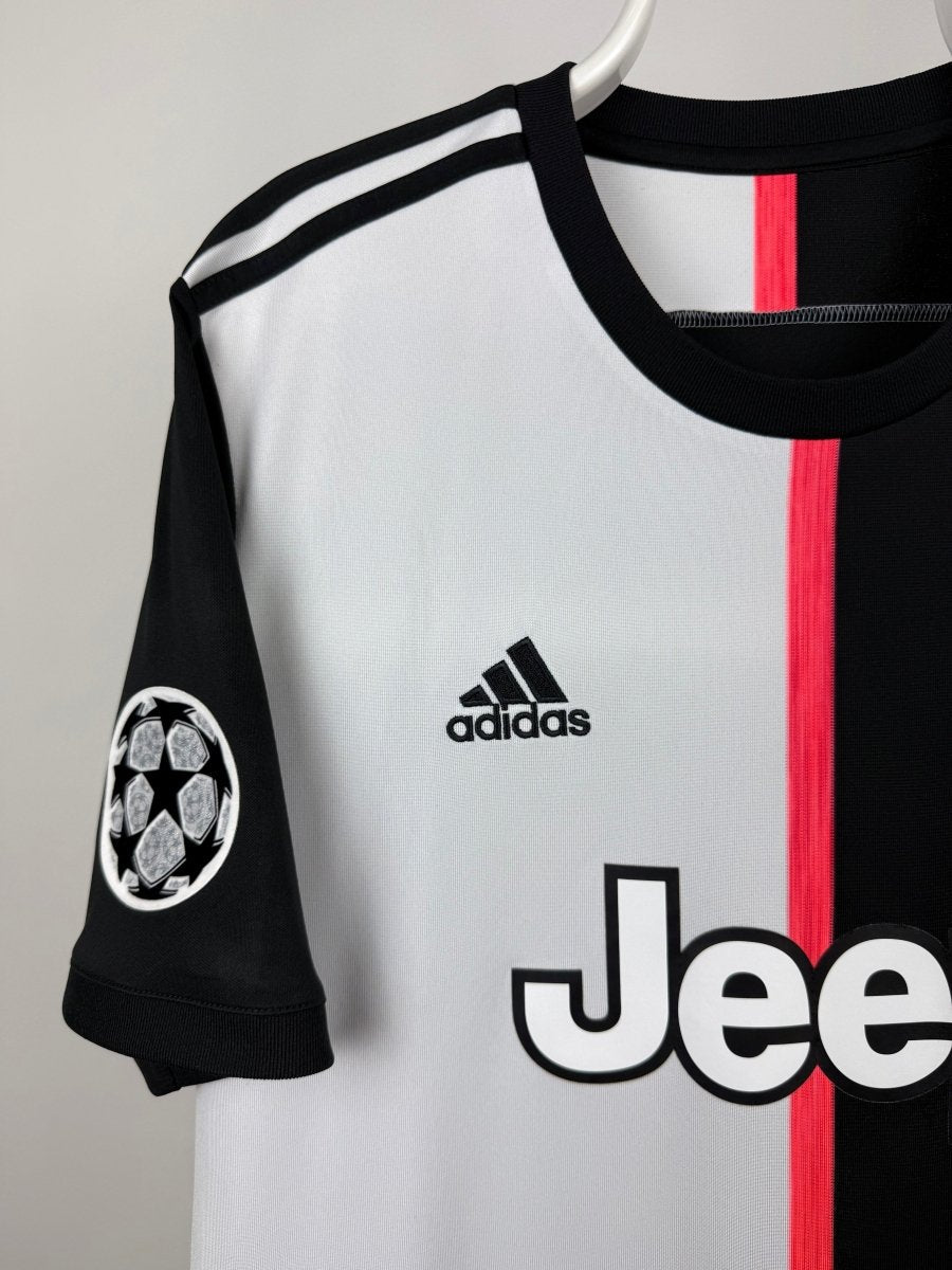 Cristiano Ronaldo - Juventus 2019/20 home shirt 🇵🇹