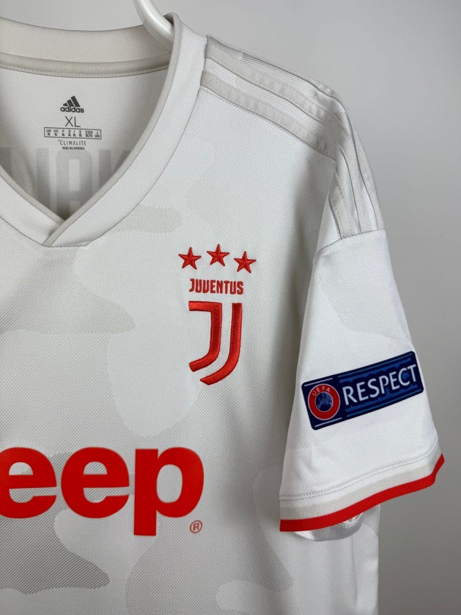 Cristiano Ronaldo - Juventus 2019/20 away shirt 🇵🇹