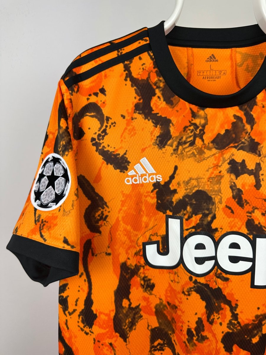 Cristiano Ronaldo - Juventus 2020/21 away shirt 🇵🇹