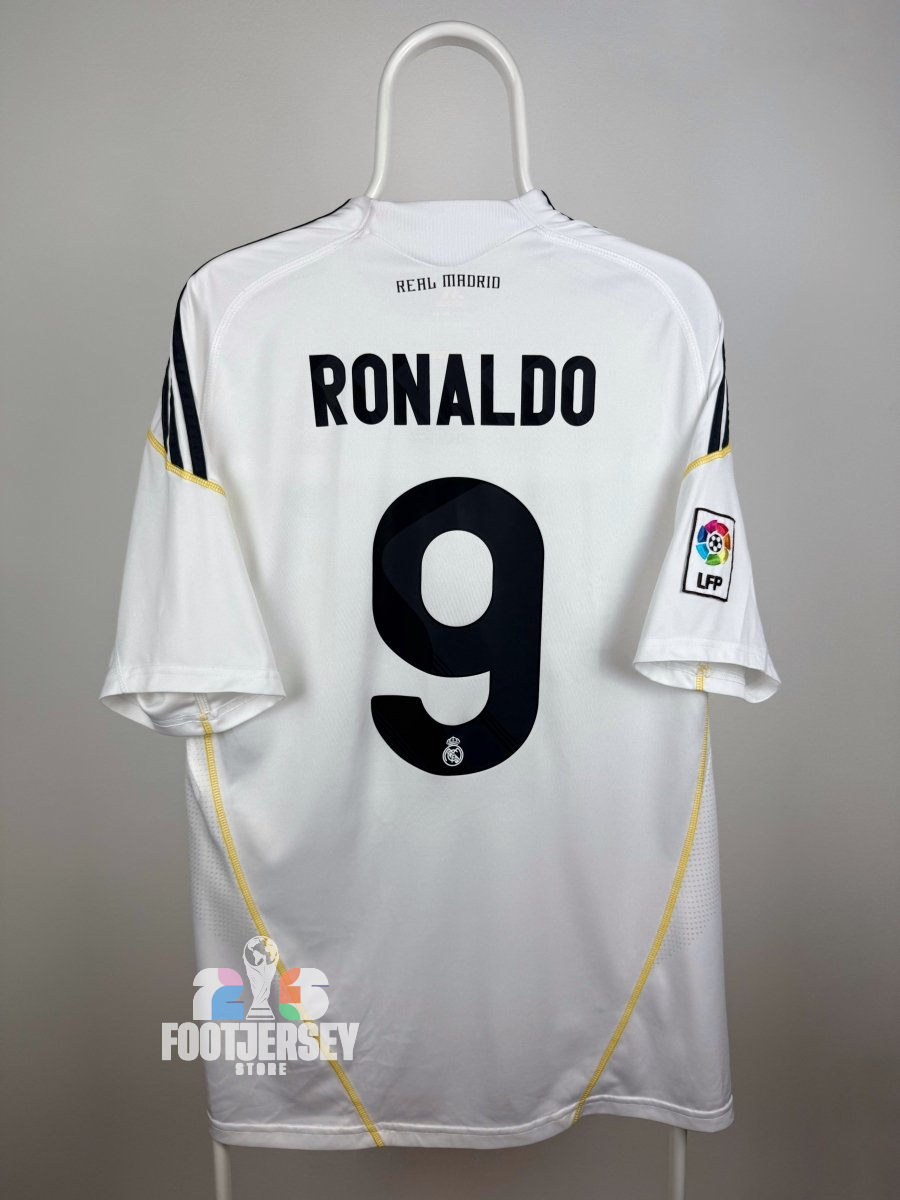 Cristiano Ronaldo - Real Madrid 2009/10 home shirt 🇵🇹