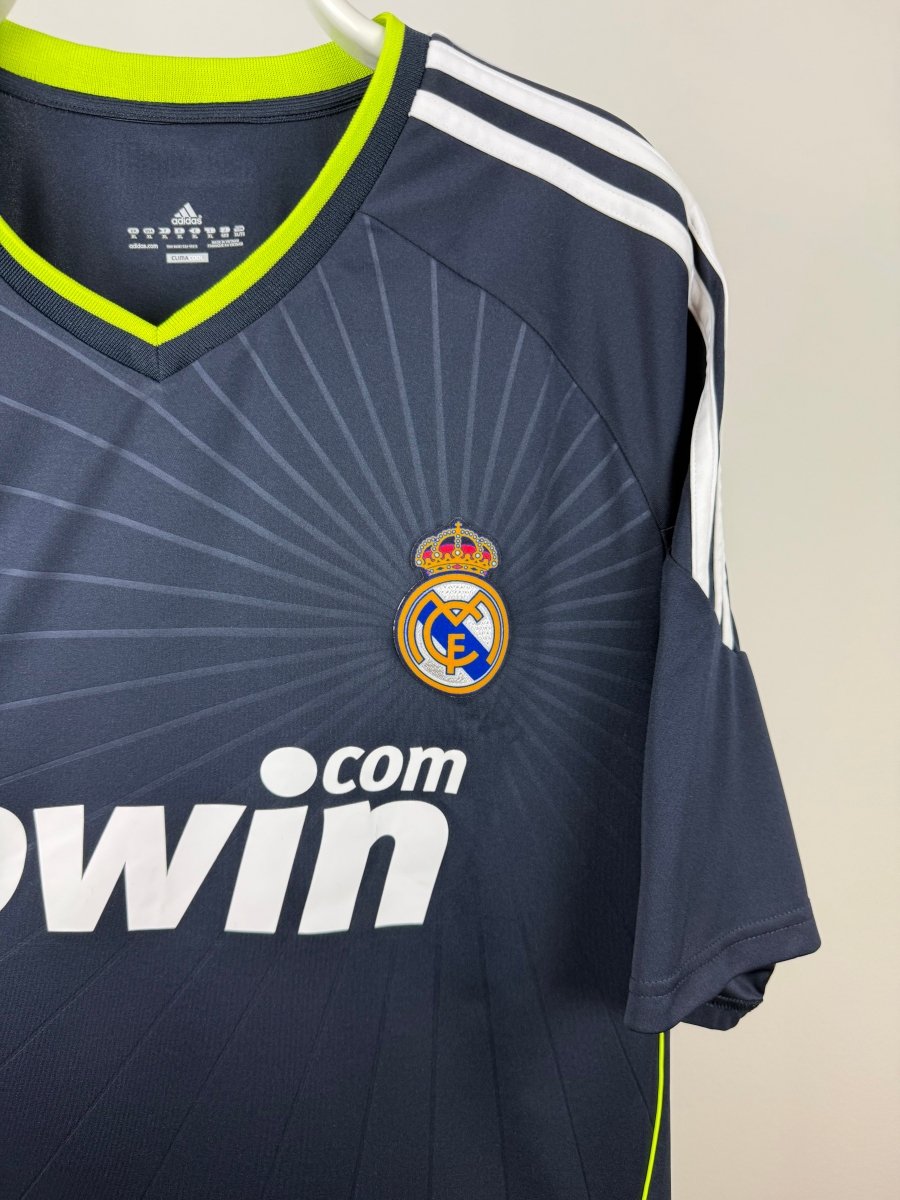 Cristiano Ronaldo - Real Madrid 2010/11 away shirt 🇵🇹