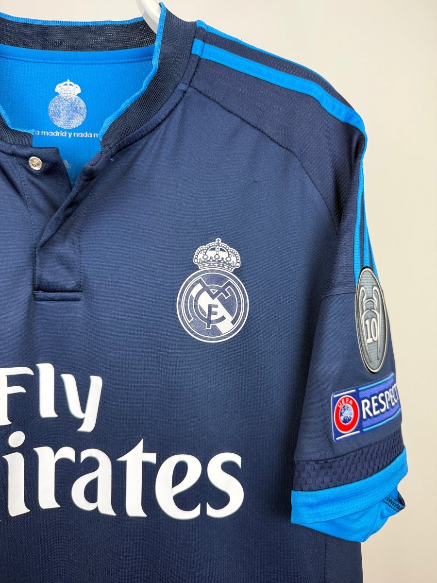 Cristiano Ronaldo - Real Madrid 2015/16 away shirt 🇵🇹