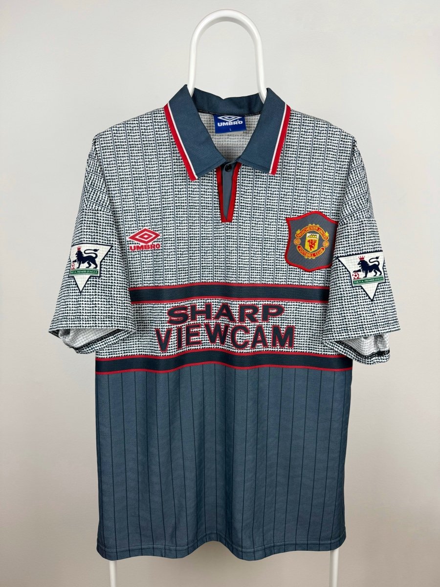 Denis Irwin - Manchester United 1995/96 away shirt 🇮🇪