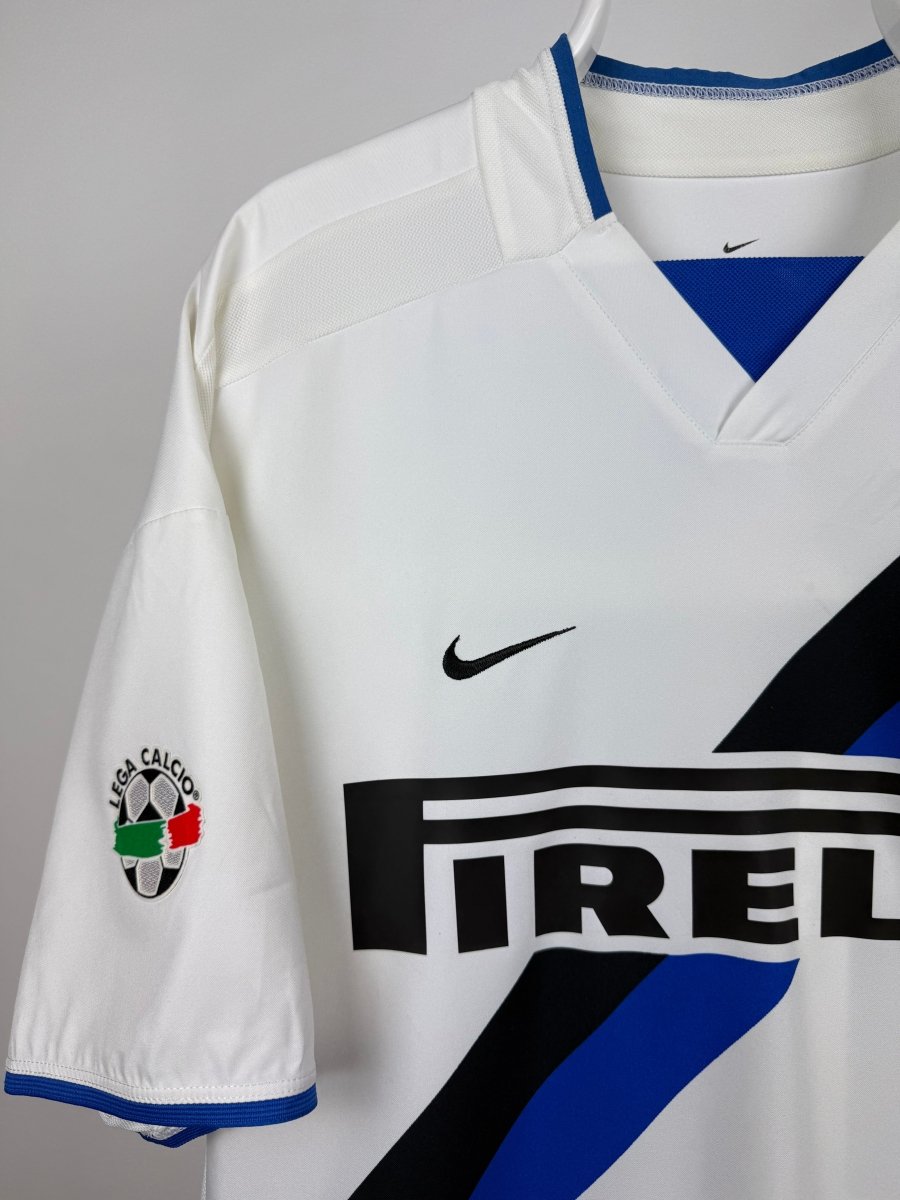 Gabriel Batistuta - Inter 2002/03 away shirt 🇦🇷