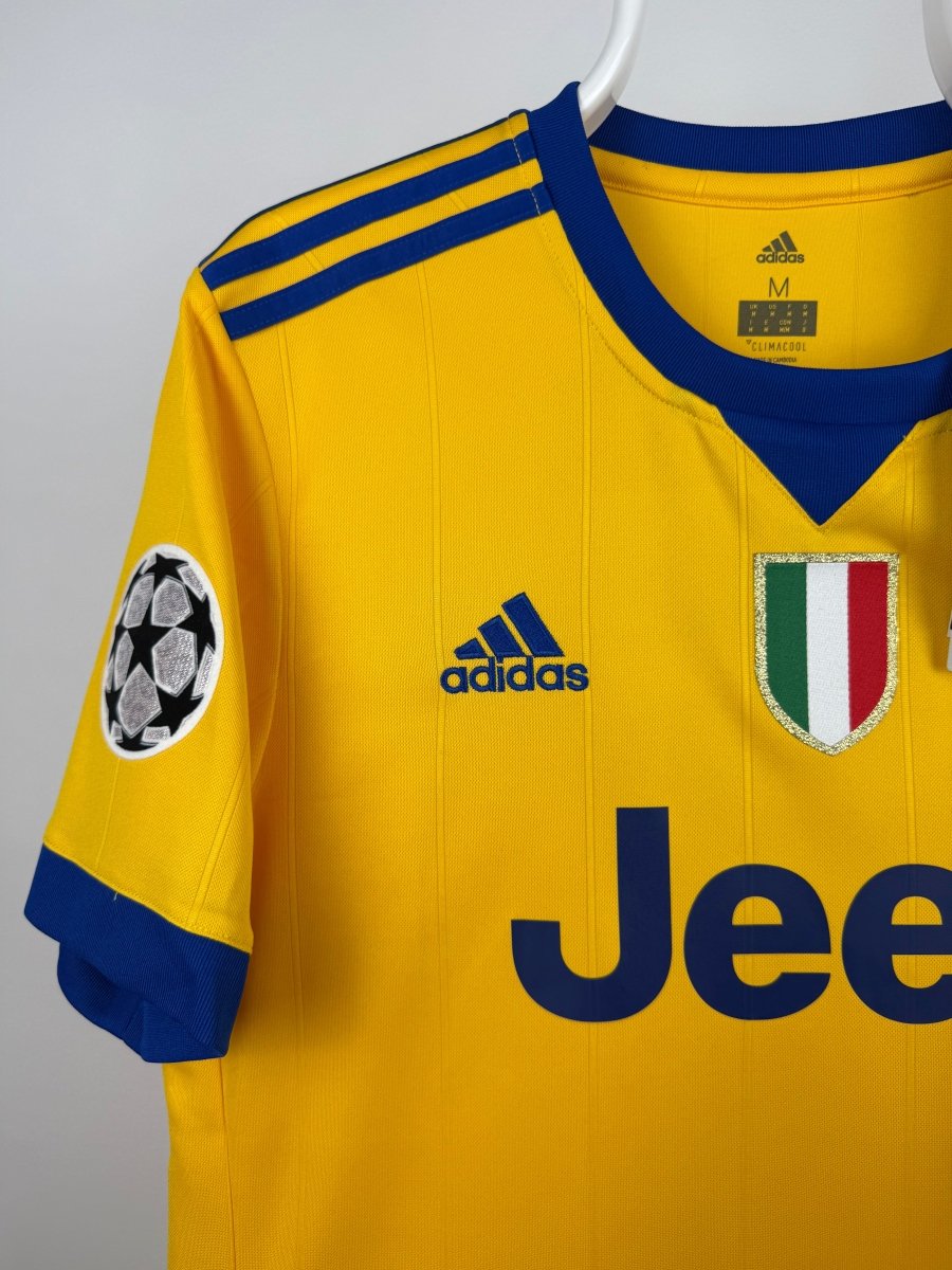 Giorgio Chiellini - Juventus 2017/18 away shirt 🇮🇹