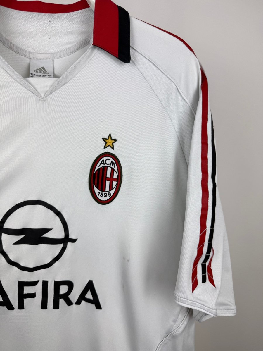 Kaka - AC Milan 2005/06 away shirt 🇧🇷