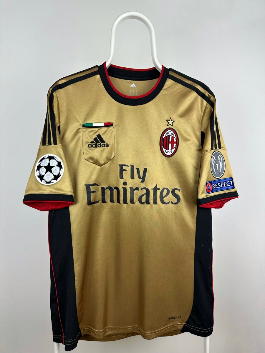 Kaka - AC Milan 2013/14 away shirt 🇧🇷