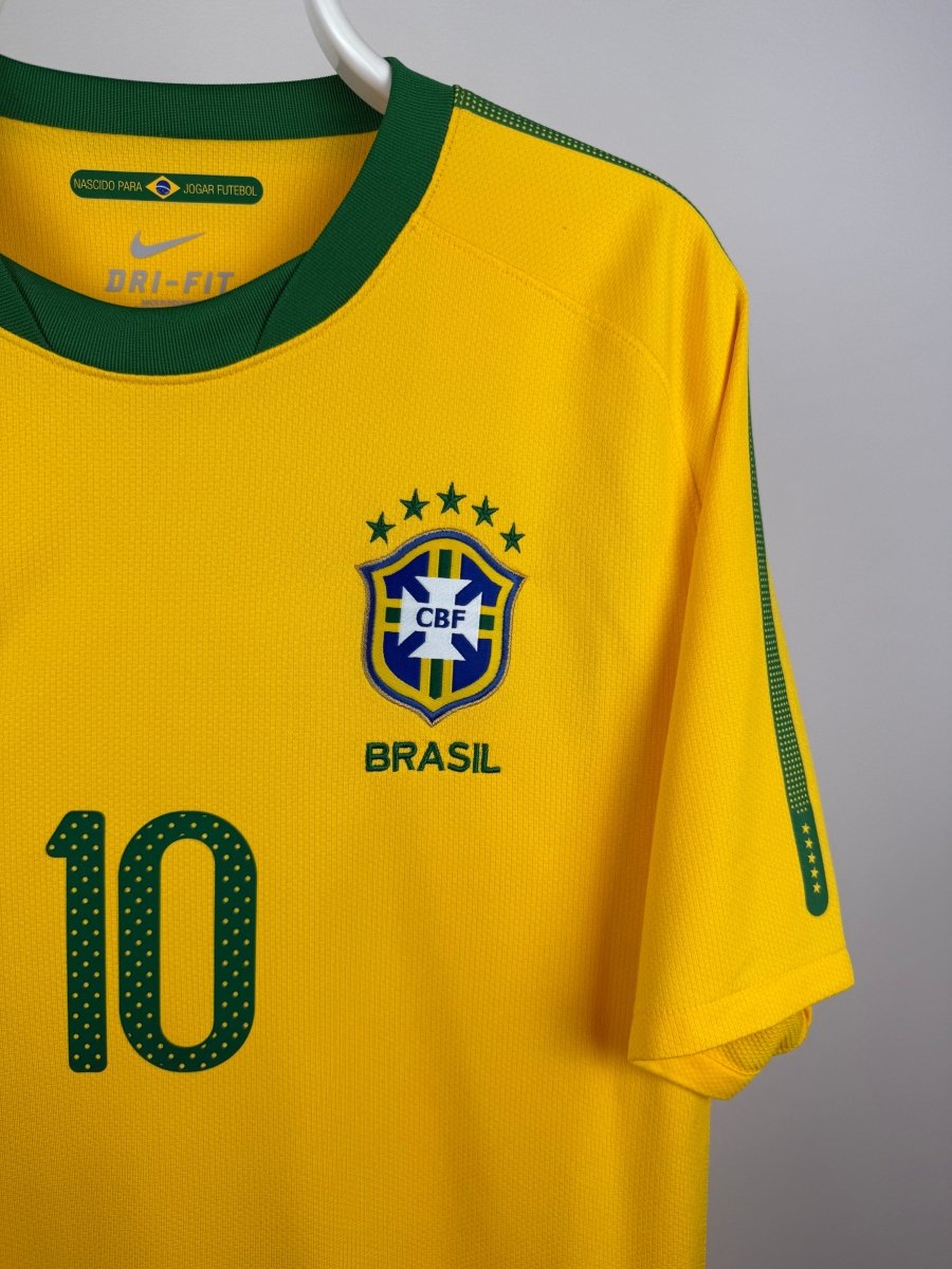 Kaka - Brazil 2010 home shirt 🇧🇷