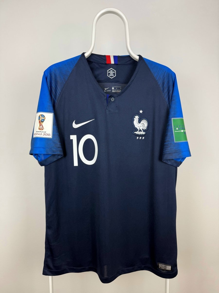 Kylian Mbappe - France 2018 home shirt 🇫🇷