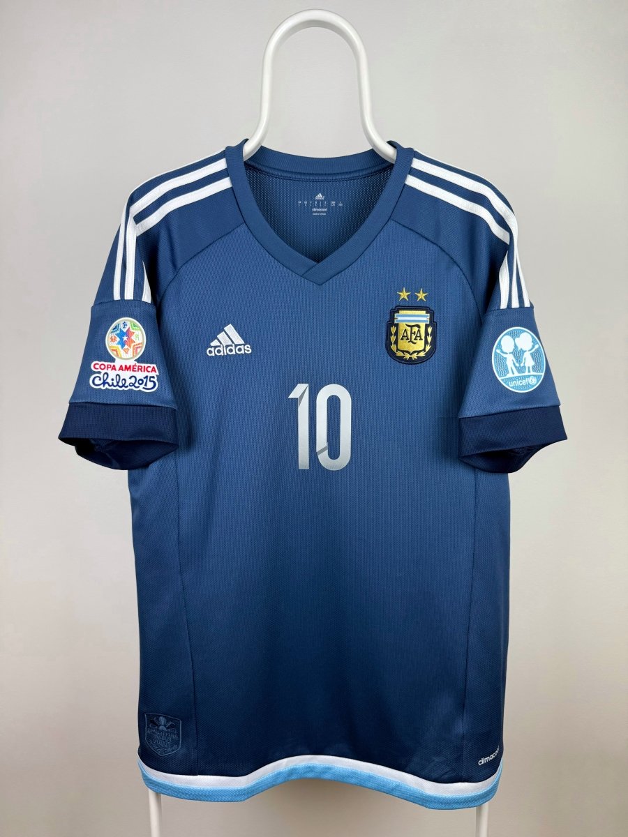 Lionel Messi - Argentina 2015 away shirt 🇦🇷